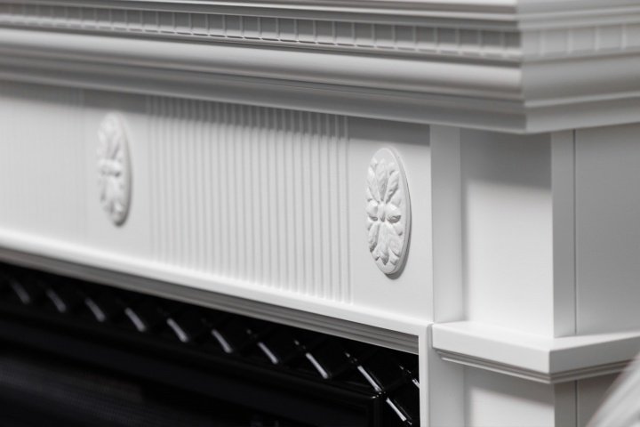 Каминокомплект Royal Flame Carlyle с очагом Vision 42 LED белый с черным