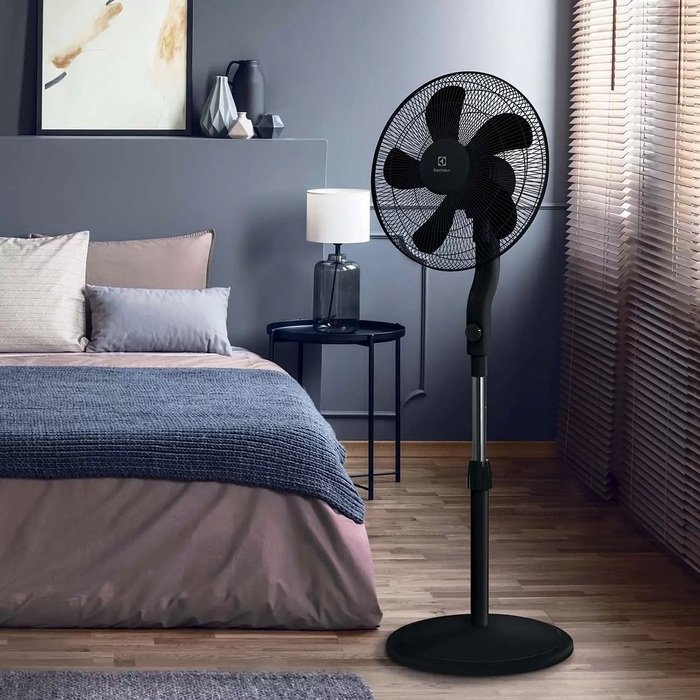 Вентилятор напольный Electrolux EFF-1014i